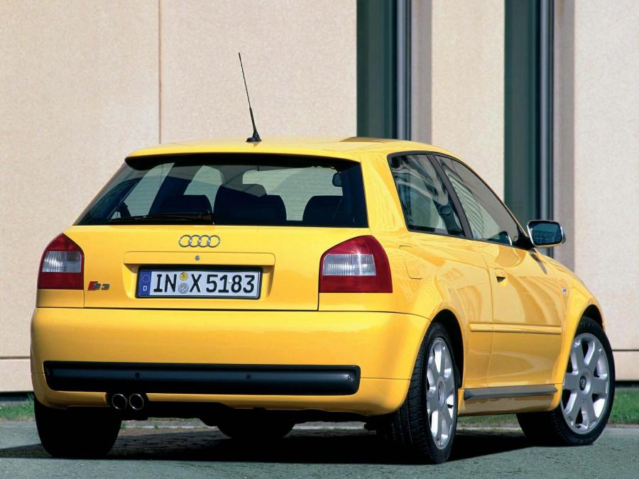  Audi S3 (8L) 2001 года  (фото 11 из 18)